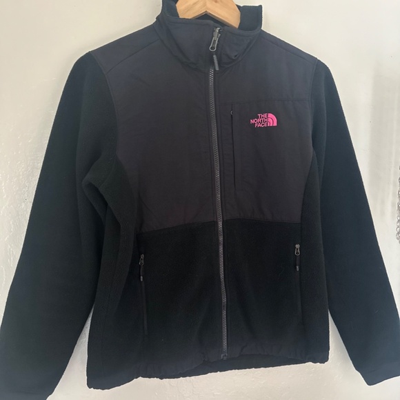 The North Face Black Breast Cancer Awareness Denali Fleece Jacket Size S… - Picture 10 of 16